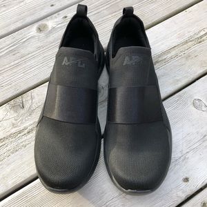 APL Techloom Bliss Water Resistant Sneakers Black Lululemon 9